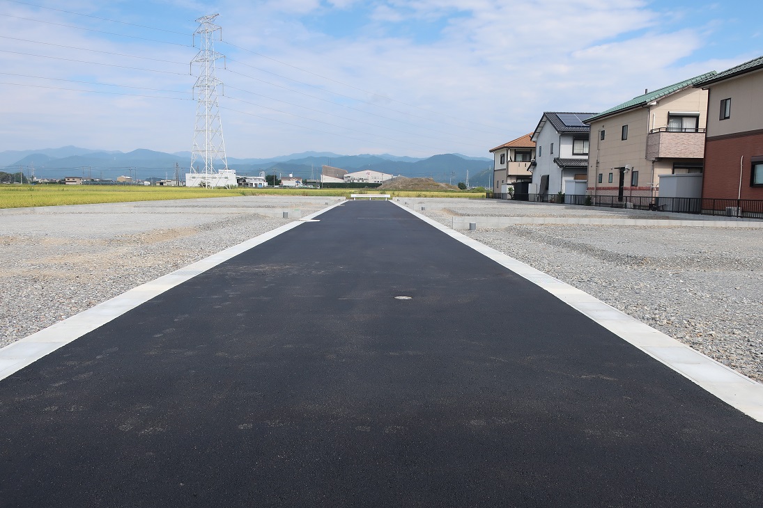 分譲地上田北　最終１区画　南向き角地　即建築可！上下水道完備！境界ブロック設置済