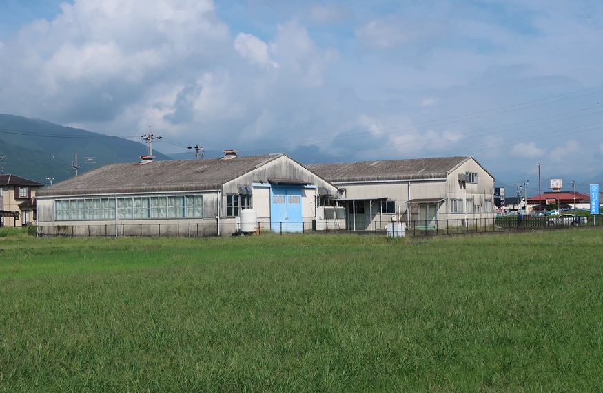 池田町八幡の売り工場　